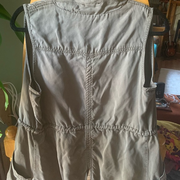 🔥FATE army green vest - Picture 2 of 7